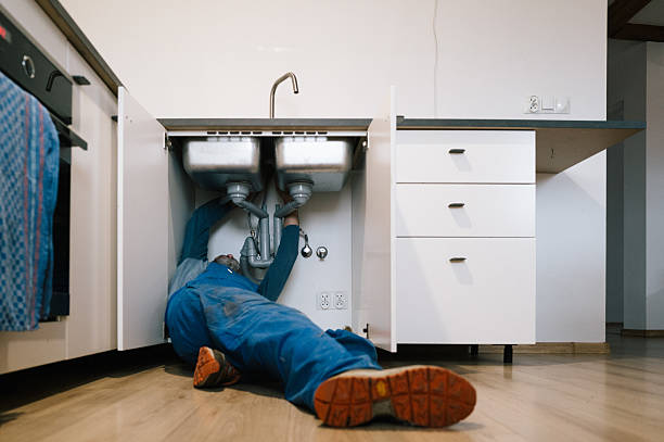 Professional Leak Detection technician working in Wolcott, IN